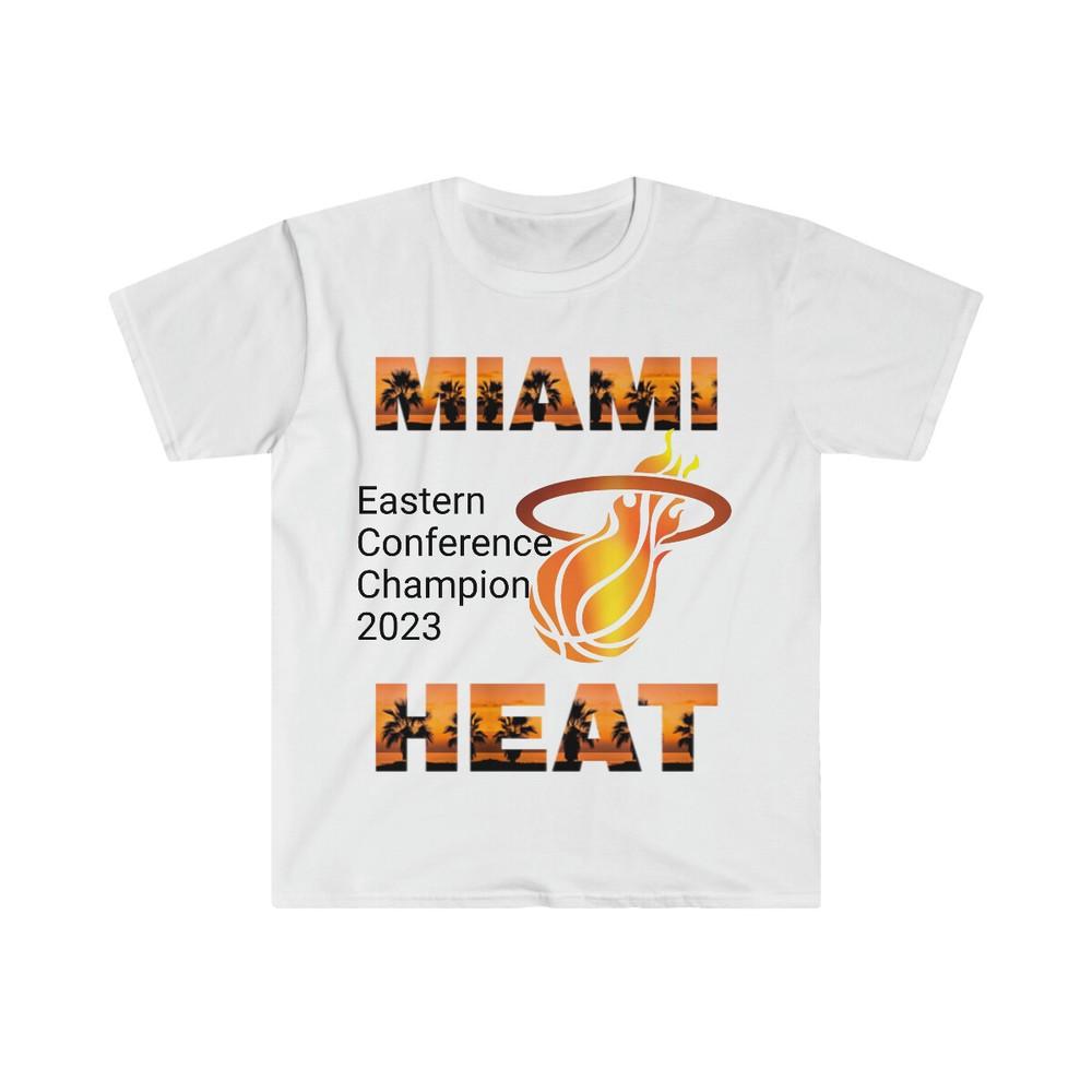 Унисекс футболка из мягкого хлопка. Унисекс Футболка Miami Heat Чемпионы Конференции 2023