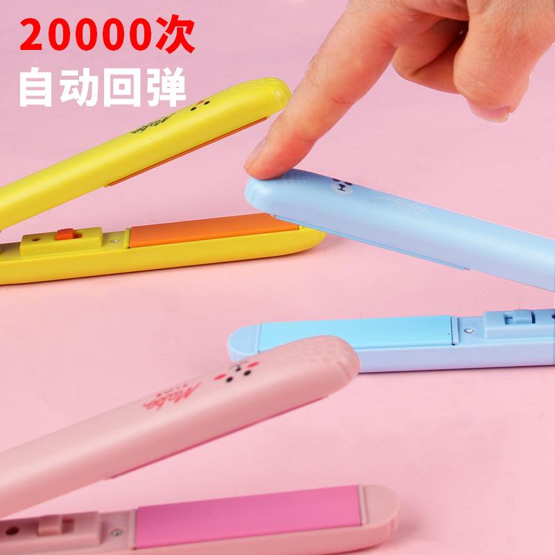 Mini Heat Sealer for Snack Bags Portable Electric Bag Sealing Machine in Pink Plastic Compact 18.7 cm Handheld Tool for Candy Nougat Dried Fruit