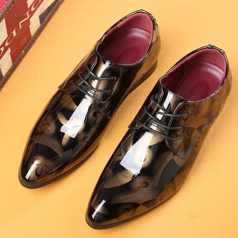 Luxury Men Oxford Shoes Retro Floral Pattern Men Dress Shoes Fashion Lace-Up Flats High Quality Business Men Party Wedding Shoes