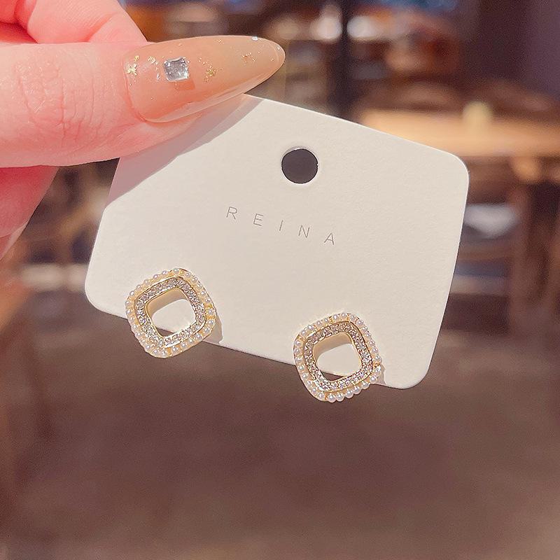 Геометрические модные серьги с бриллиантами и жемчугом: Серебряная игла S925, модный и элегантный дизайн для женщин