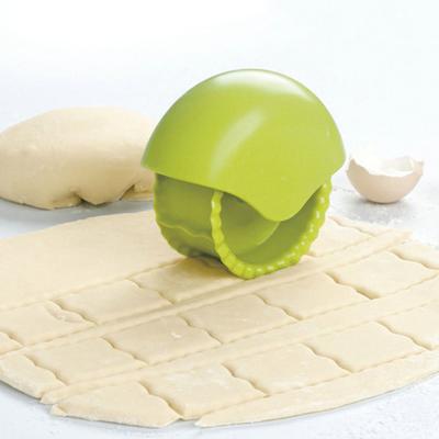 Кухонный резак для печенья, круглый поворот на 360°, вращающийся край, удобный в захвате, простой в эксплуатации резак для печенья