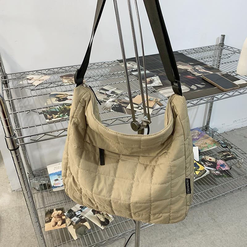 Cotton-Filled Tote Bag, Large-Capacity Cotton-Padded Shoulder Messenger Bag, Loose Feeling, Zipper, Autumn And Winter College Student Self-Study Bag