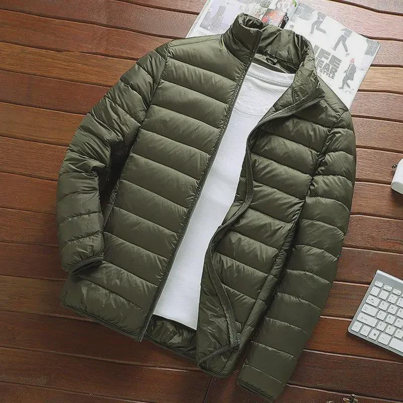 Мужская легкая зимняя куртка-пуховик с капюшоном — короткая, свободная, теплая, повседневная, большого размера.