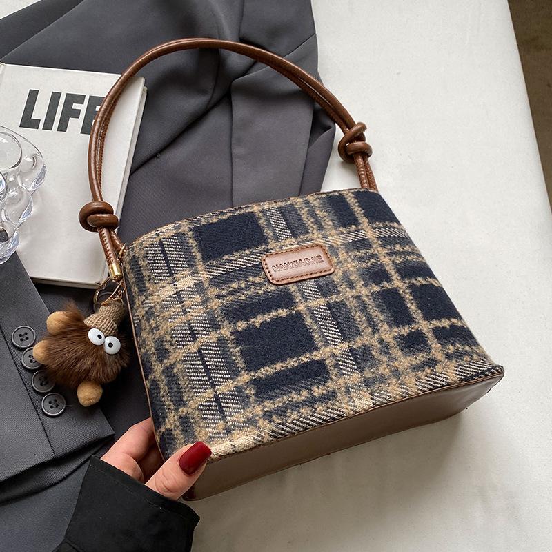 Популярные в этом году шерстяные плетеные сумки для женщин, модные модные сумки-тоут для женщин, сумки-ведра высокого класса Sense Niche