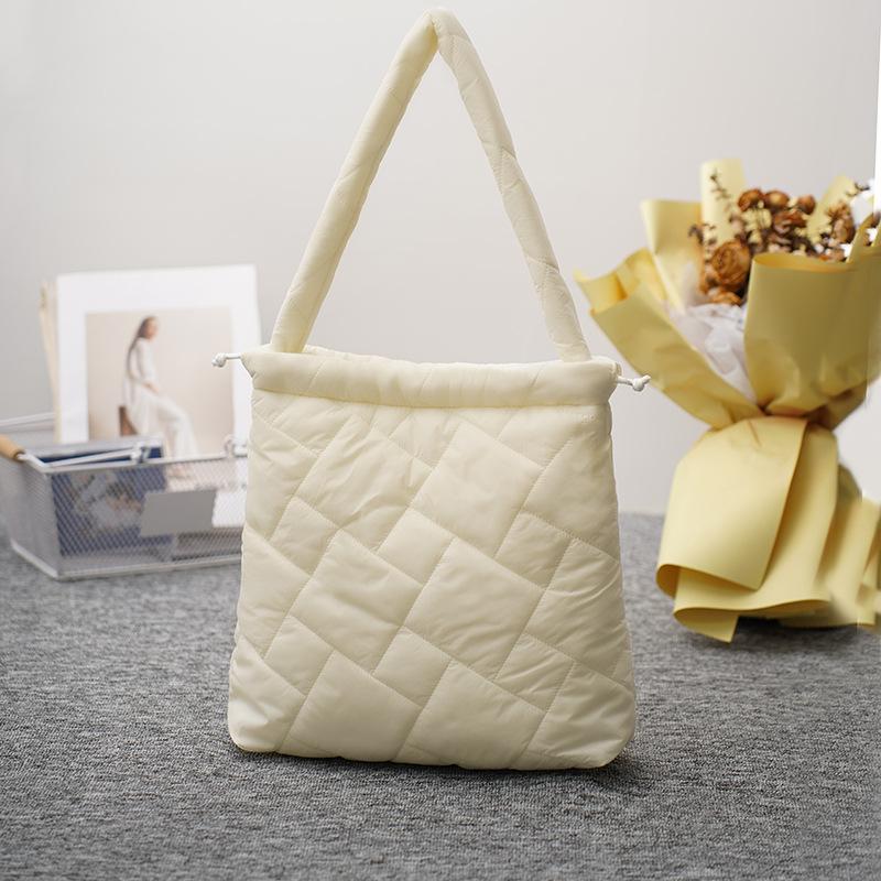 Зимняя сумка-тоут женская большая вместительная сумка Diamond Down Bag повседневная универсальная сумка через плечо Super Fire Cloud Tide