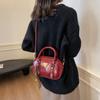 Winter Retro Portable Red Bag Women's 2025 New Fashion Versatile Small Square Bag Simple Versatile Messenger Bag