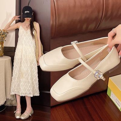 Туфли-лодочки на плоской подошве с неглубоким вырезом, женские осенние новые модели, красивые, с квадратным носком, темпераментные, трендовые, подходящие к юбке, с ремешком Мэри Джейн