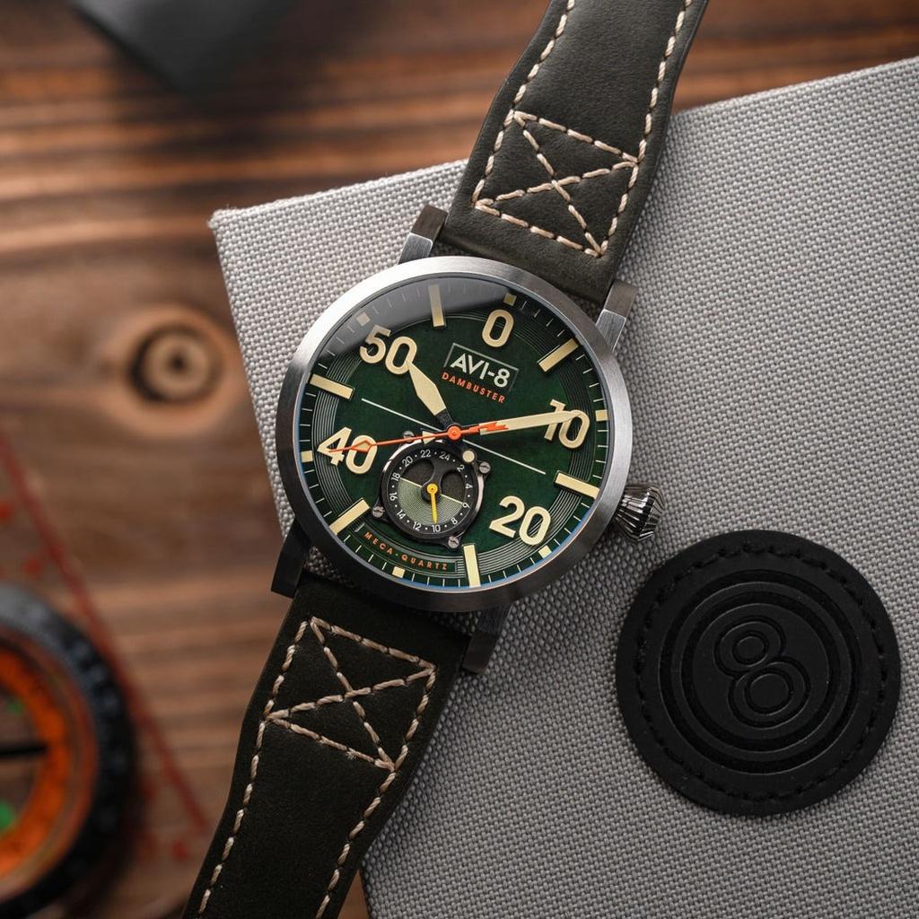 AVI-8 Мужские часы Dambuster Chadwick Meca-Quartz Forest Green с кожаным ремешком и зеленым циферблатом AV-4113-02