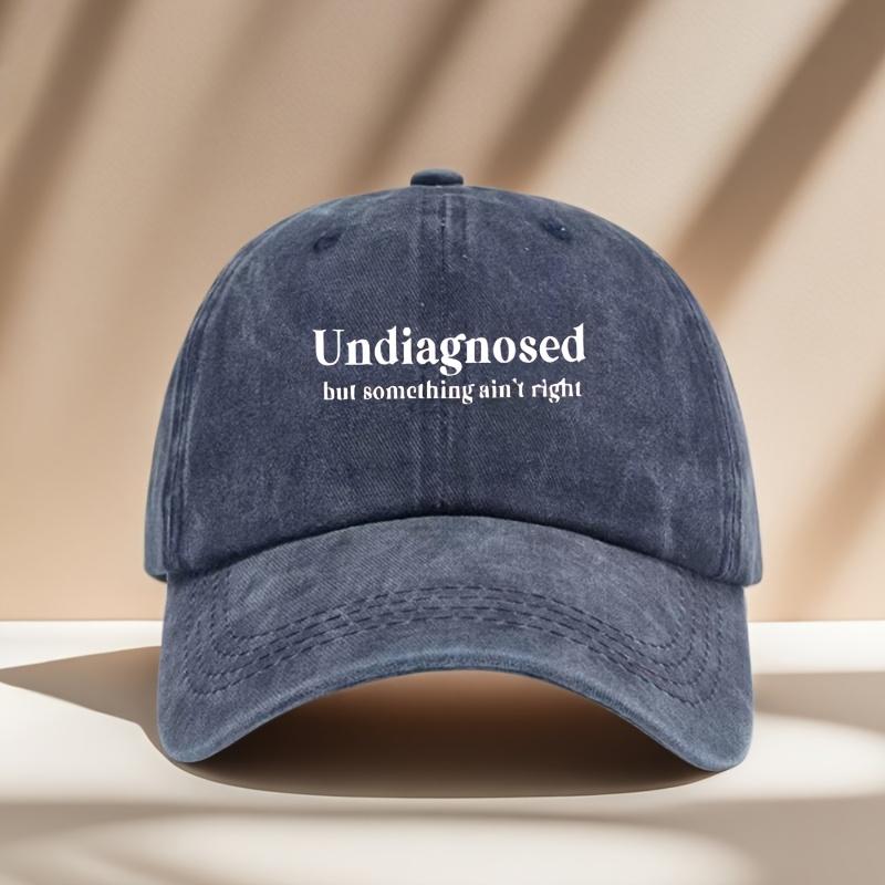 Тканевая ретро регулируемая бейсболка-snapback с недиагностированным, но чем-то неподходящим для любого сезона