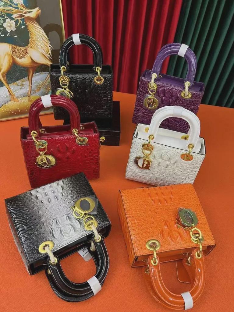 Сумка через плечо из натуральной кожи с крокодиловым узором красного цвета - сумка для подружки невесты в стиле принцессы Дианы