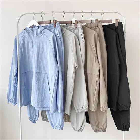 Комплект из 2 предметов: толстовка, брюки, свободный однотонный костюм с застежкой-молнией, большим карманом, эластичным подолом и манжетами, свободный спортивный костюм, эластичная талия, брюки до щиколотки