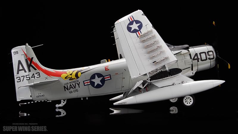 SWS Skyraider Navy Type Injection Plastic Kit Zoukei-mura 1/32 A-1H