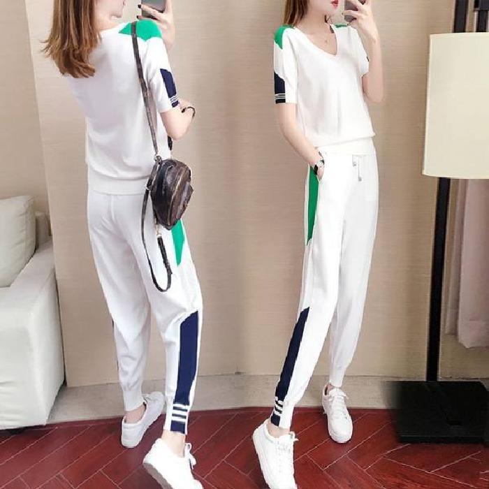 Женский летний костюм с короткими рукавами и V-образным вырезом 2025 года — модный комплект из двух предметов