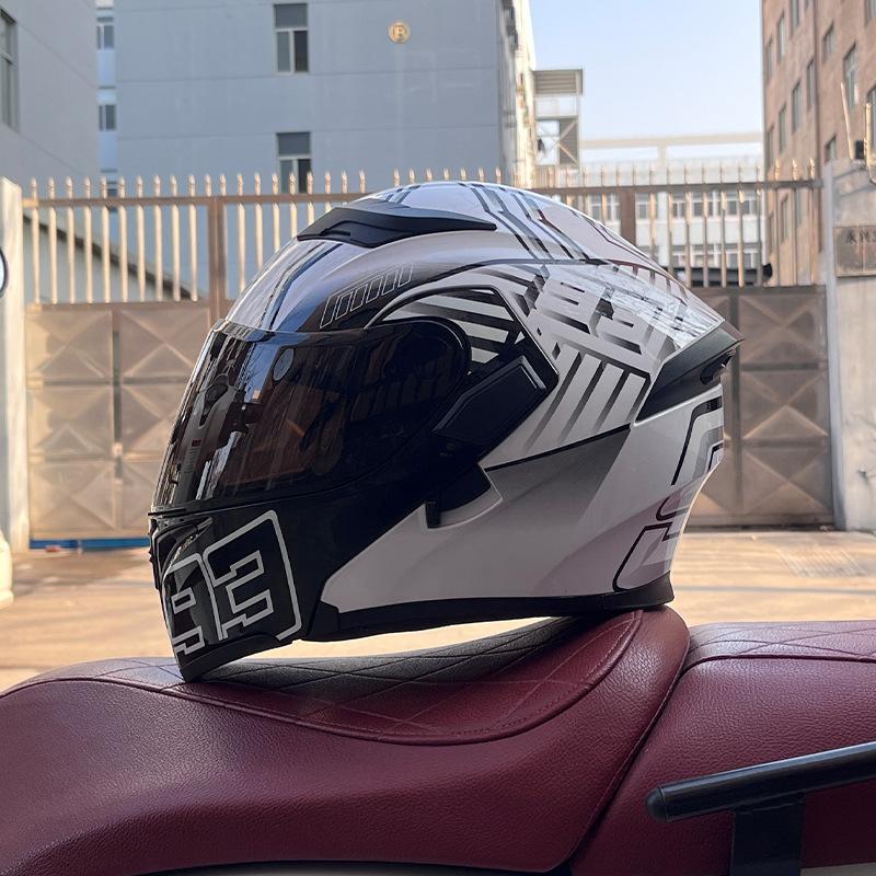 Motorcycle Helmets Men's and Women's Locomotive Full Helmets Bluetooth Peel-off Helmets Electric Vehicle Helmets