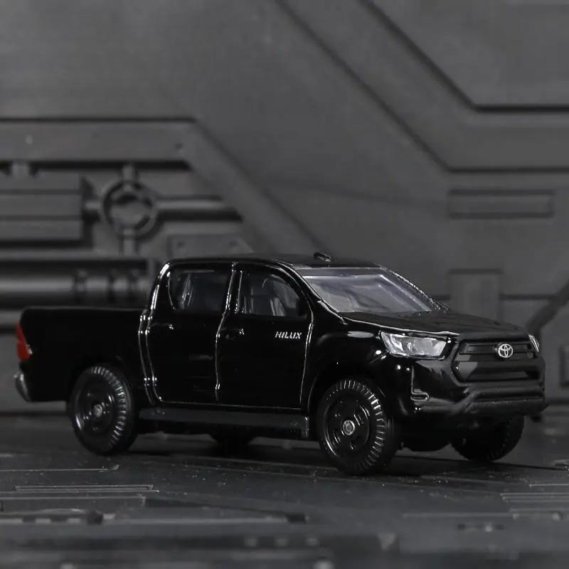 Toyota Hilux Литые модели автомобилей и игрушечные транспортные средства Модель автомобиля Масштабная миниатюрная модель автомобиля для детей