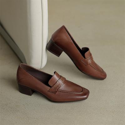 Модная новая весенне-летняя обувь с квадратным носком из натуральной кожи для женщин, модные женские туфли-лодочки с заклепками, женская обувь ручной работы, лоферы на массивном каблуке