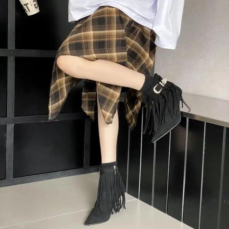 2025 Новый уличный дизайн кисточки ремень пряжка женские ботильоны мода острый носок банкетные тонкие каблуки молния обувь