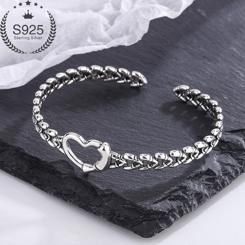 vintage woven bracelet for women, heart-shaped chain design bracelet