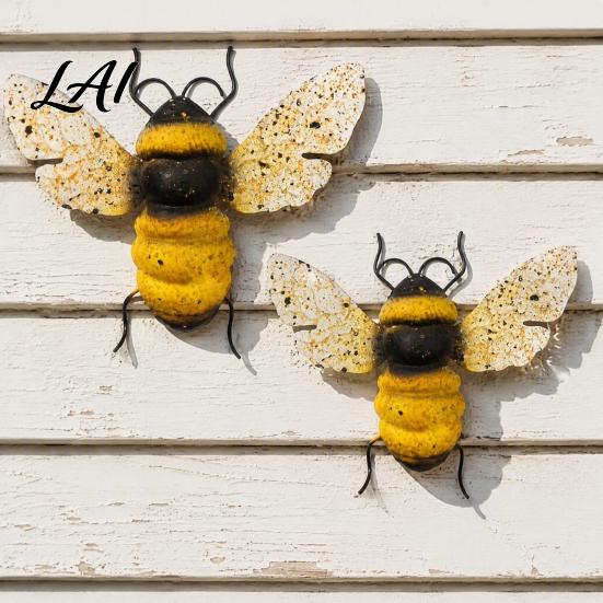 Garden Yard Art 2PCS 3D Metal Bee Wall Decor Iron Sculpture Hanging Insect Decor Ornament Weatherproof Outdoor for Patio Fence Wrought