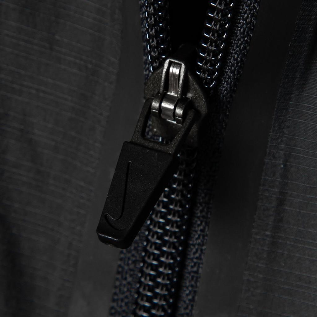 Nike Однотонная минималистская куртка с вышитым логотипом и воротником-стойкой, мужская куртка, черная 384787-060