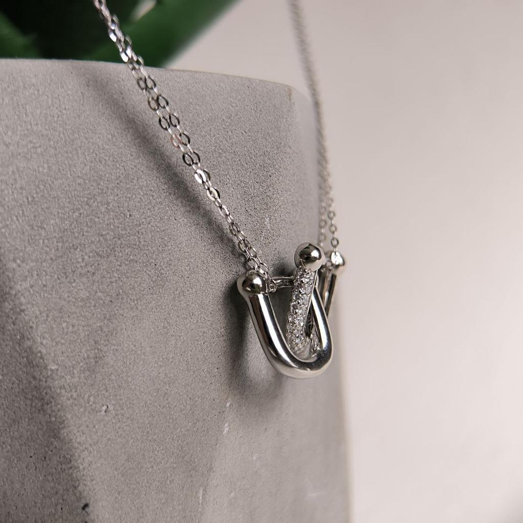 Серебряное колье с фианитами, вес изделия 4,53 гр (2191865)