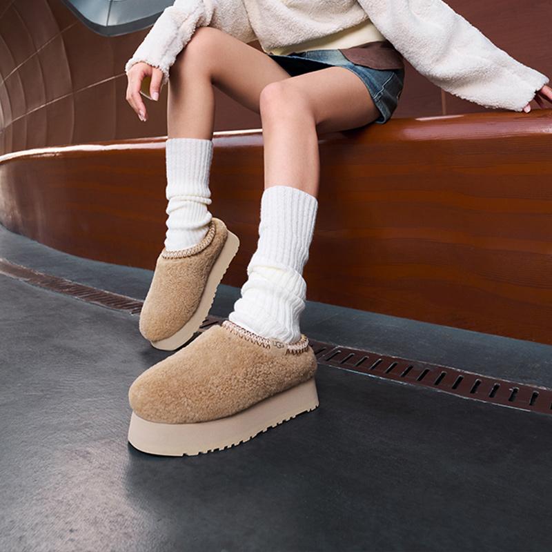 UGG Тапочки Tazz Maxi Curly Sand Женские 1167770-SAN