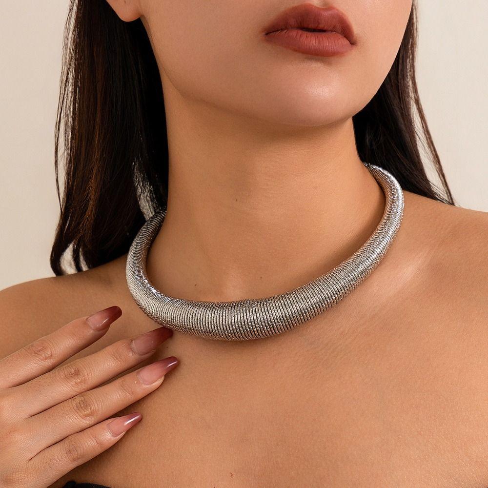 Geometric Snake Bone Line African Collar Punk Necklace New Geometric Metal Collarbone Necklace