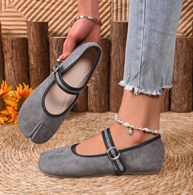 Japanese Style Tabi Ninja Shoes Women Retro Suede Flats Split Hoof Toe Boat Shoes Femme Mary Jeans Mocasines Ballerina Shoe