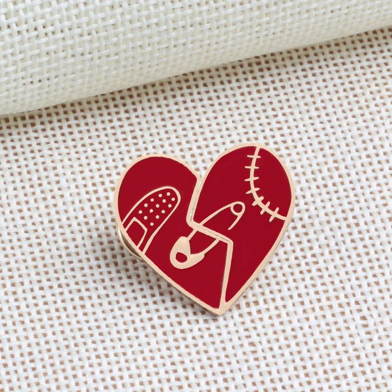 2Pcs/Set Broken Red Heart Brooches Cartoon Enamel Pins Metal  Custom Button Denim Jackets Badges Jewelry For Couple Friends Gift