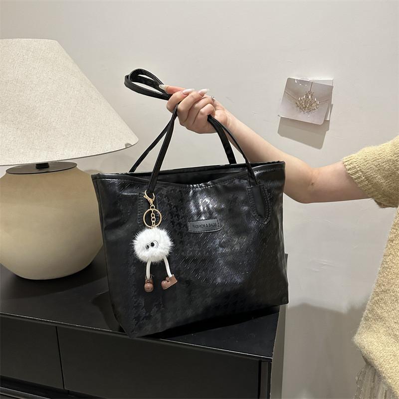 Trendy Oversized Tote Bag Women's 2024 Spring Street Style Shoulder Bag Student Commuter Bag