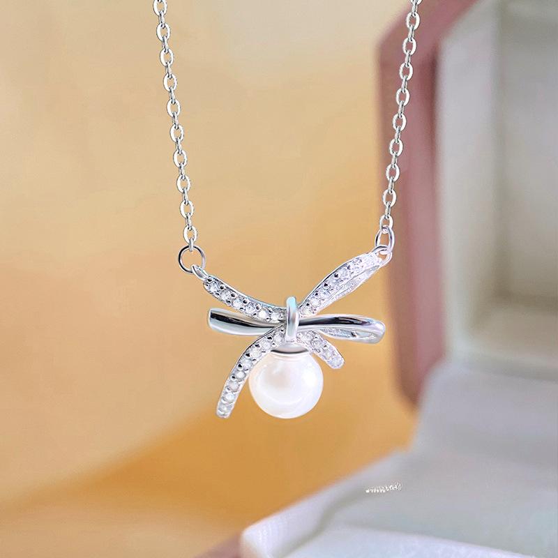Милое жемчужное ожерелье-бантик для женщин, легкая роскошь и ощущение высокого класса, небольшое украшение на цепочку для воротника