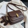 New bag women's 2025 popular high-end sense autumn and winter retro versatile shoulder messenger bag popular small square bag