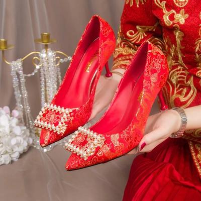 Новая популярная тенденция моды - женские туфли на высоком каблуке с тонким каблуком и острым носком для свадеб и невест на высоком каблуке