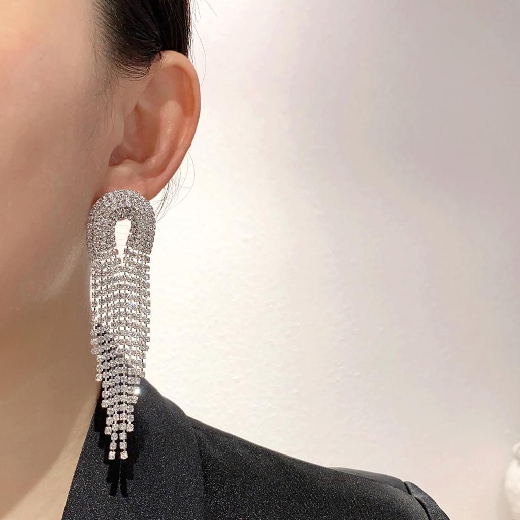 Luxurious Diamond Tassel Earrings: Shimmering, High-End Fashion for Exquisite European & American Style Party Wear.