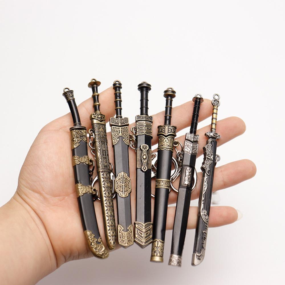 Zinc Zinc Zinc Alloy Mini Sword KeyChain Ancient Scabbard Key Ring Toy Weapon Key Chain Home