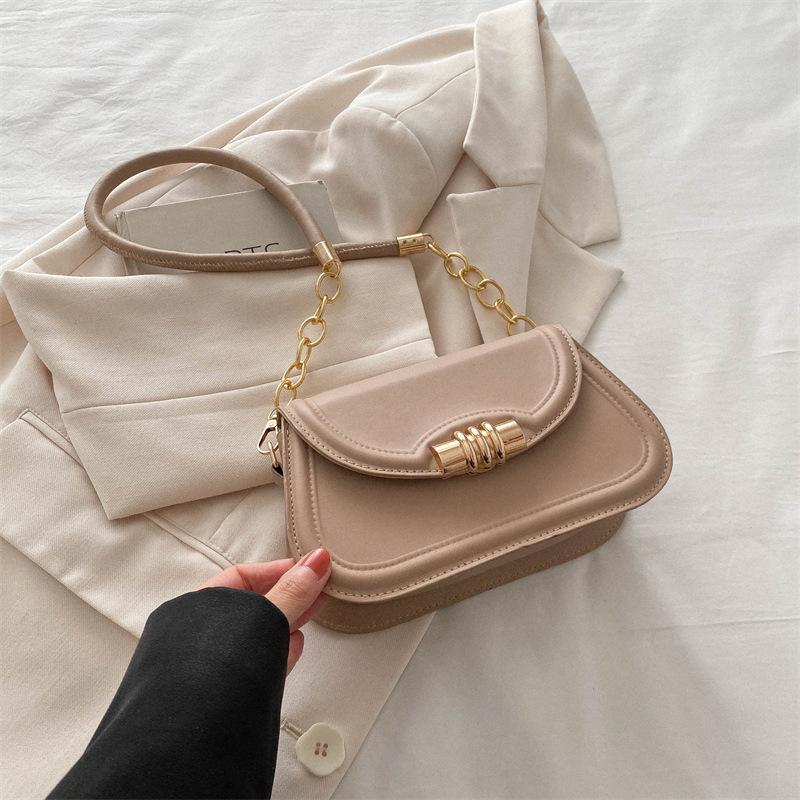 Женская маленькая сумка для поездок на работу Женская сумка-багет на цепочке 2025 новая однотонная сумка-мессенджер