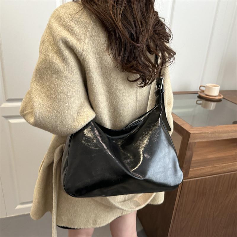 Womens Fashion Pu Shoulder Bag With Zipper Closure And Inner Phone Pocket For Casual Wear