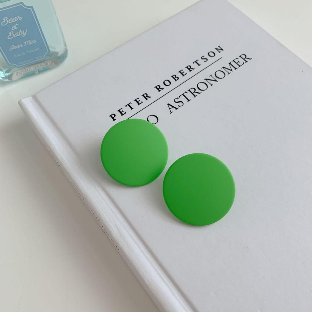 Самые продаваемые геометрические акриловые серьги-пусеты: Матовая аэрозольная краска, Преувеличенные конфетные цвета, Корейский стиль