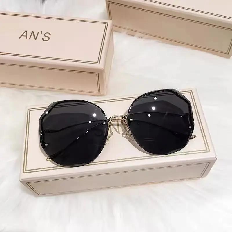 Square Sunglasses Woman Fashion Rimless Gradient Sun Glasses Brand Designer Sun Glasses for Women