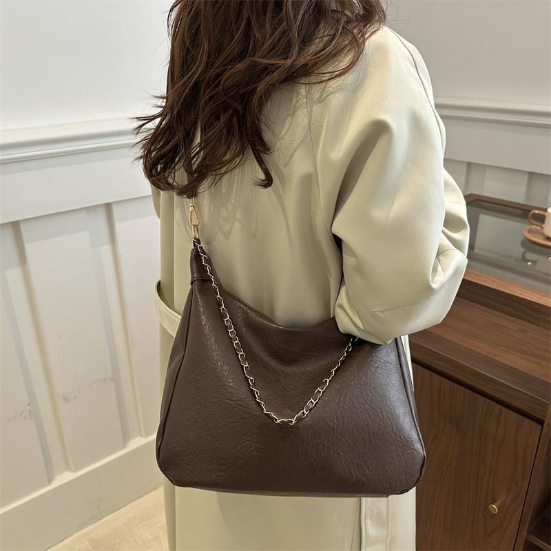 Minimalist Pu Tote Bag For Women With Large Capacity And Chain Accents For Daily Use