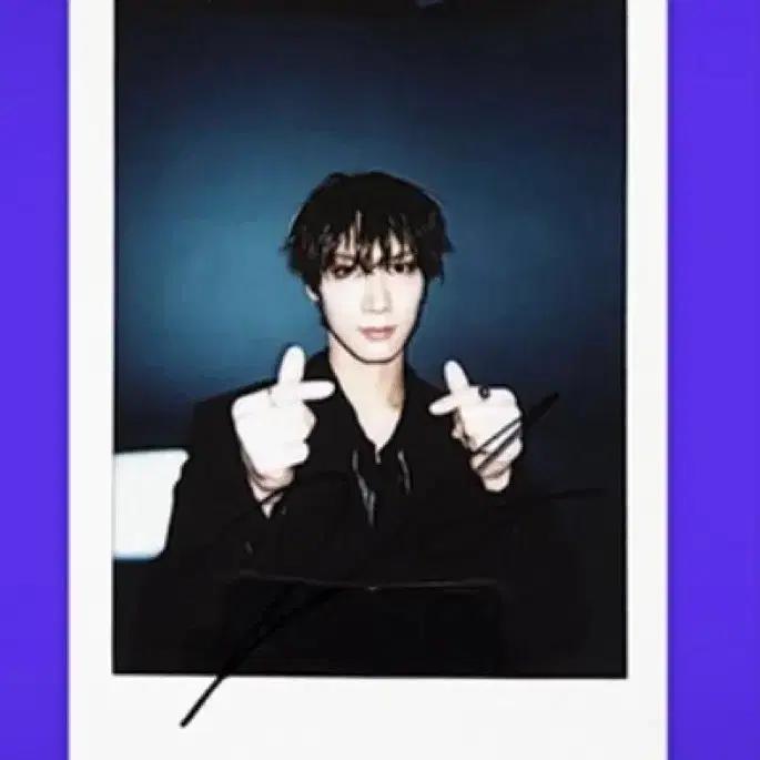 Weishon V Ten Autographed Polaroid Photo Card