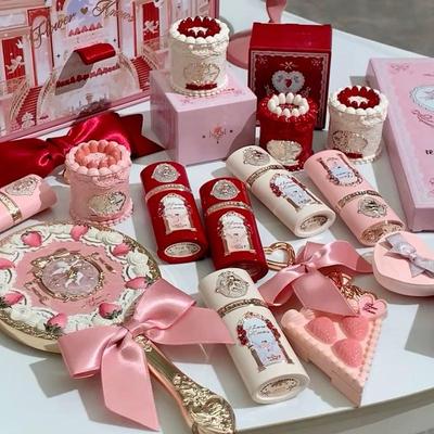 Florasis Strawberry Cupid Крем для губ и щек, Румяна, Тени для век, Парфюм, Зеркало, Набор бальзамов и кремов для рук