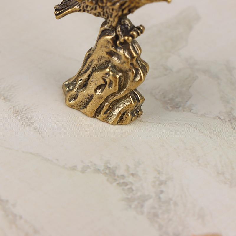 1Pc Antique Copper Eagle Statue Small Ornaments Vintage Brass Animal Figurines Crafts Desk Home Decorations Accessories Gifts