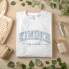 Футболка для воспитателя Kinder Squad – Милая цветочная футболка для команды детского сада A365