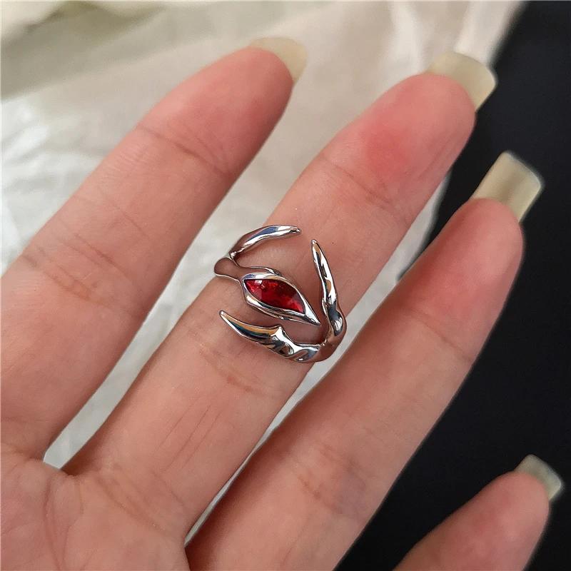 New Adjustable Opening Irregular Red Crystal Glass Heart Aesthetic Rings for Women Gothic Animal Spider Ring Creative Jewelry