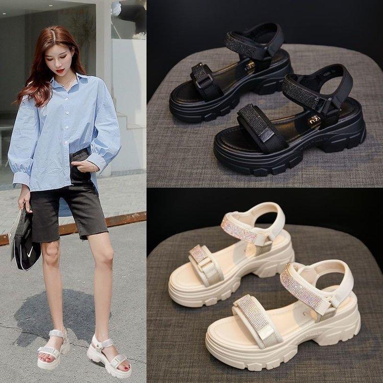 Босоножки на платформе со стразами, женские новые туфли-бублики летом 2024 года, модная верхняя одежда для увеличения роста, повседневная пляжная женская обувь