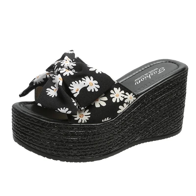 Модные летние тапочки 2024 года, женские, новые, с бантом и фрагментированным цветочным узором, тканевое лицо, удобные, большого размера, модные женские тапочки