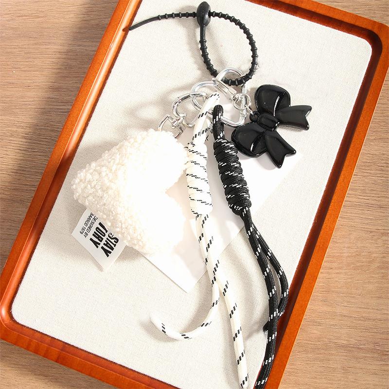 Plush Heart Keychain Woven Rope Exquisite Creative Design Backpack High-end DIY Bow Keychain Accessory Gift