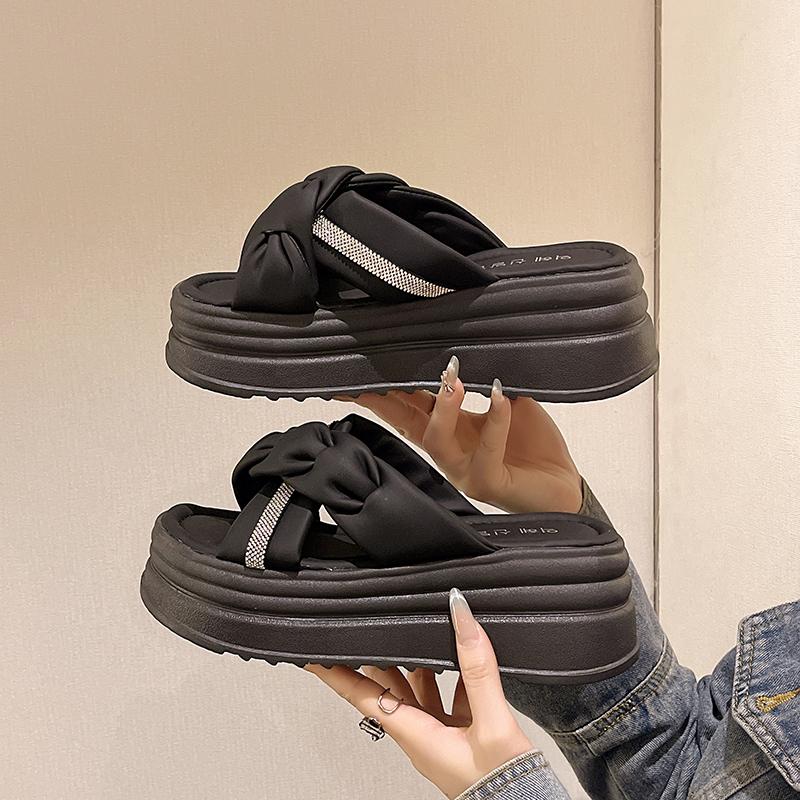 Летние каблуки тапочки женские повседневные пляжные тапочки модные тисненые плиссированные тапочки уличные шлепанцы на платформе обувь женские сандалии