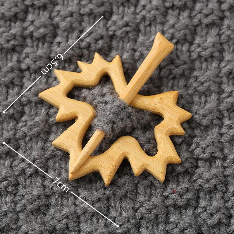 Brooch Pin with Woodenanimal Pattern